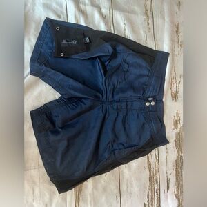 the realm shorts size 34